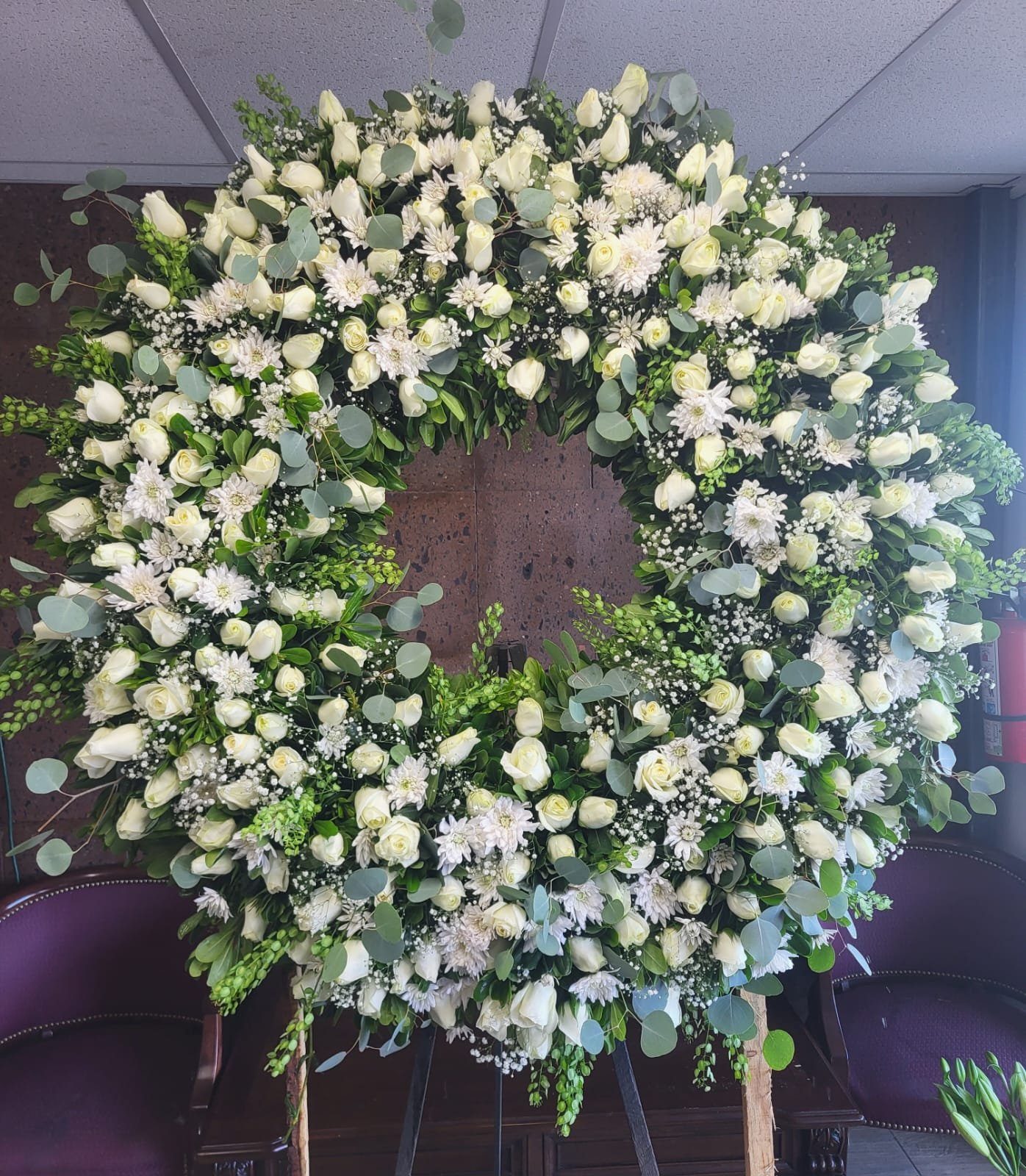 Corona Funebre 200 rosas Redonda