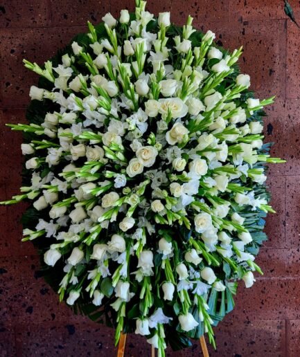 Corona Funebre 125 rosas y 75 gladiolas