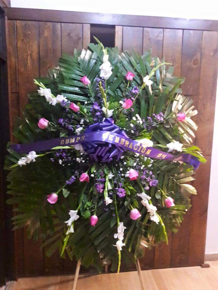 Corona Funebre Gladiola y Rosas - 12 Rosas y 12 Gladiolas