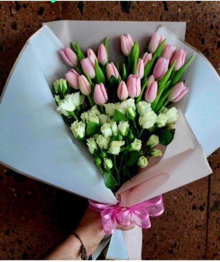 Ramo 20 Tulipanes y Minirosa