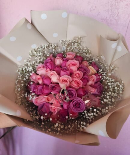 Ramo grande de 50 rosas rojas frescas de exportación para regalo de lujo en Ciudad Juárez.