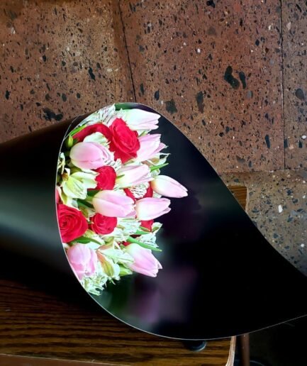 Ramo De Tulipanes Y Rosas