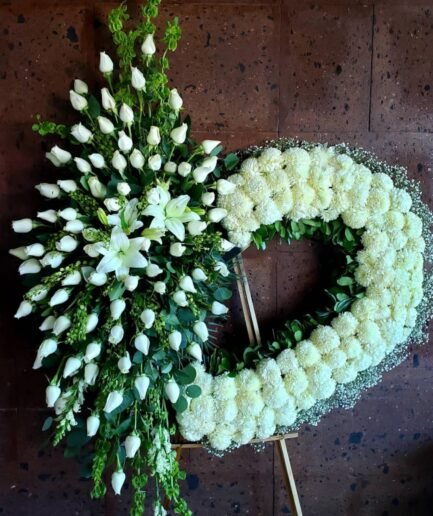 Corona corazón 100 rosas y polares