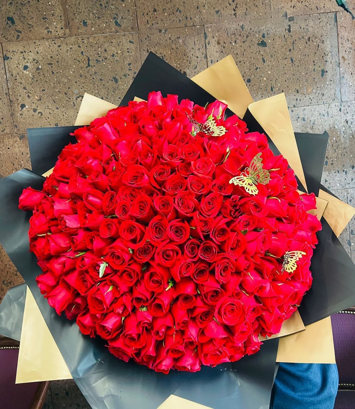 Impresionante ramo de 200 rosas rojas frescas de exportación para entrega de lujo en Ciudad Juárez.