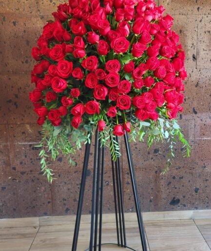 365 Rosas en base de herrería