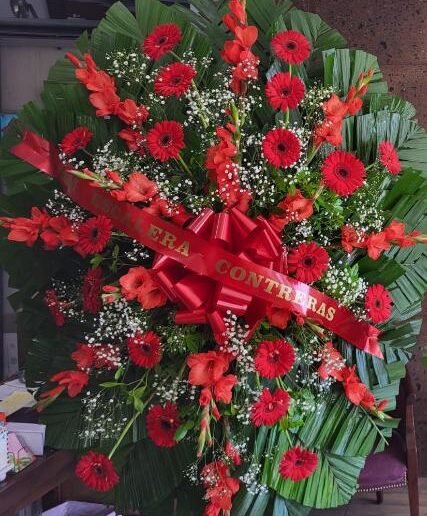 Corona 24 gerberas y 14 gladiolas