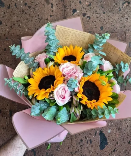 Ramo 6 rosas y 3 girasoles