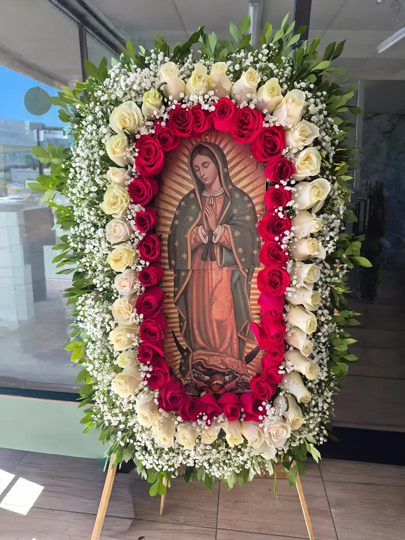 Corona Virgen María (85 cm) – Flores en Cd. Juárez
