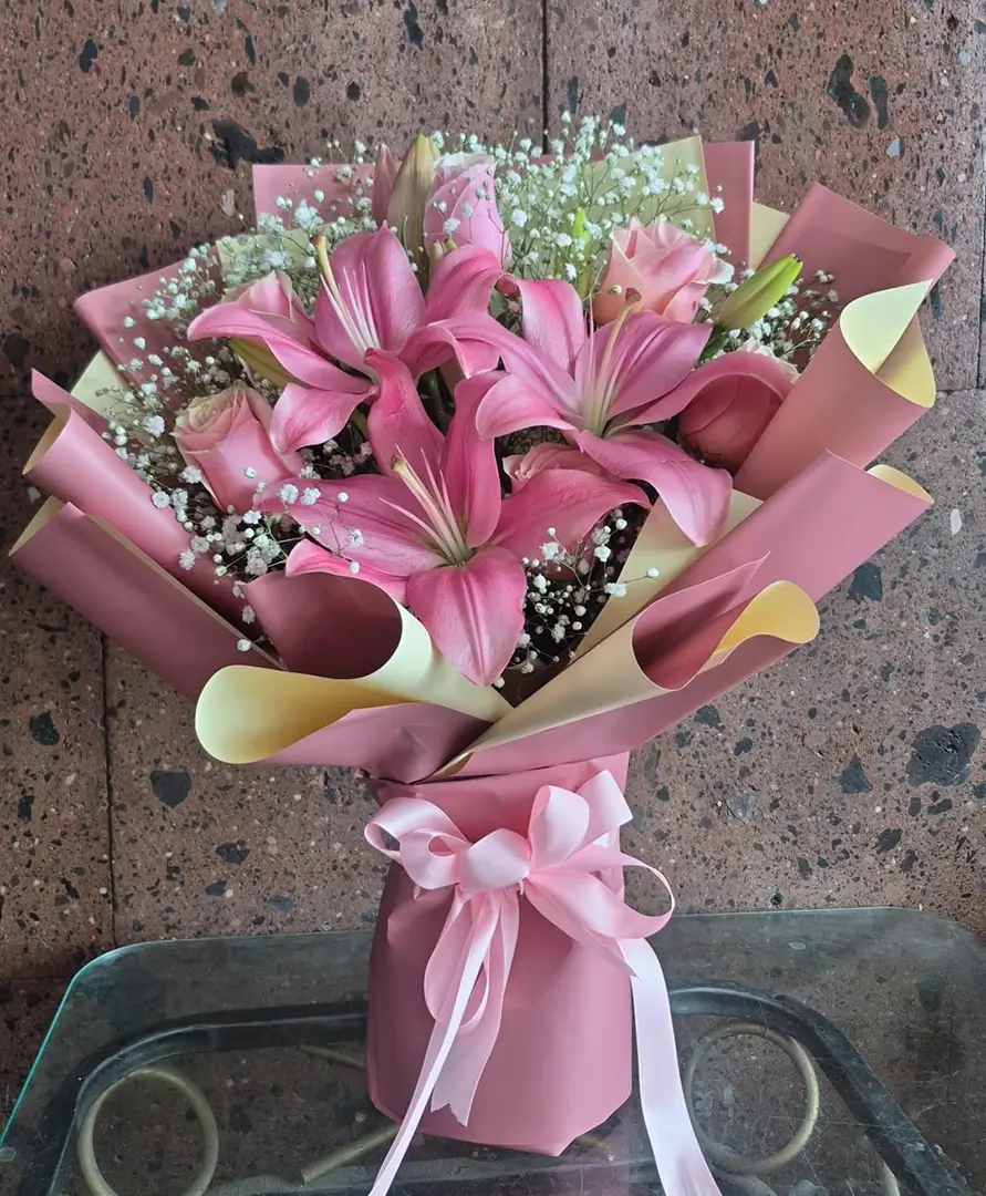 Ramo Lilis y 6 Rosas – Flores en Cd. Juárez